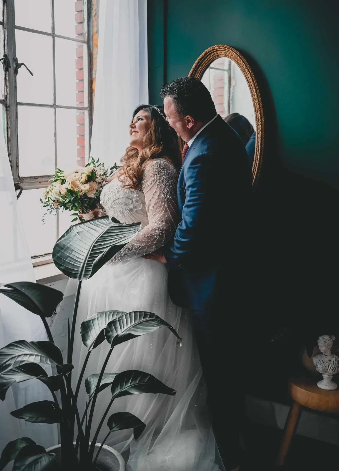 Bride with her bridesmaids in a styled room